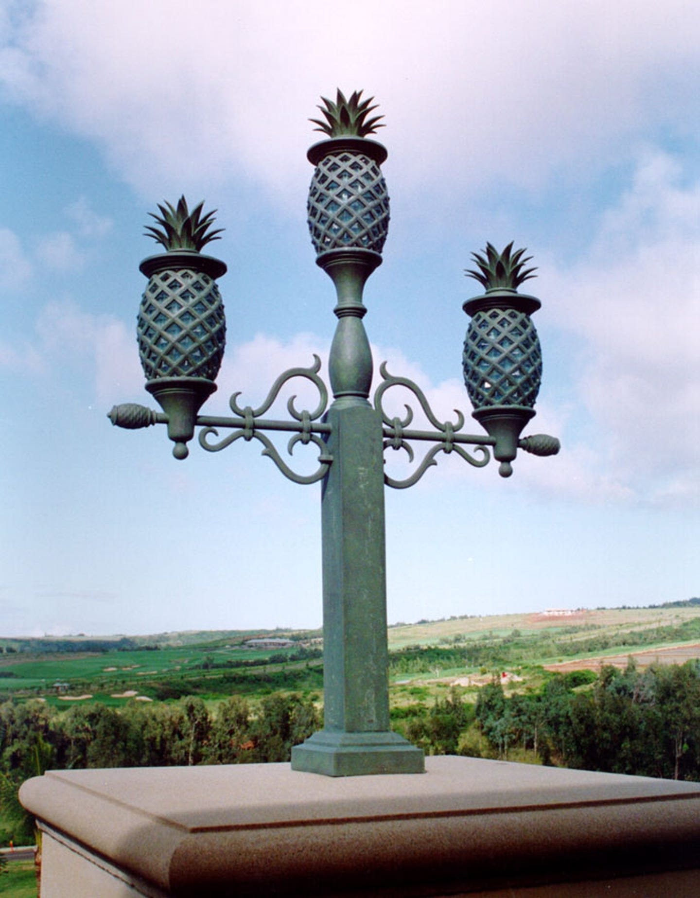 hist-arts-cast-bronze-pedestal-fixture---2.jpg