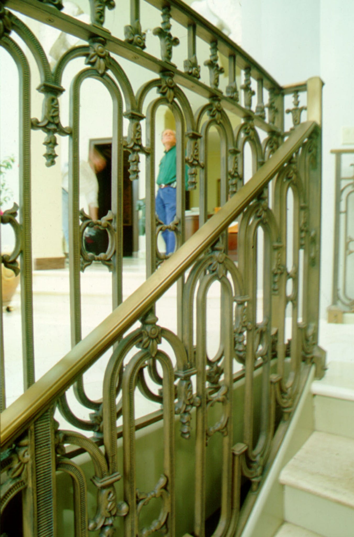 hist-arts-cast-aluminum-railing---4.jpg