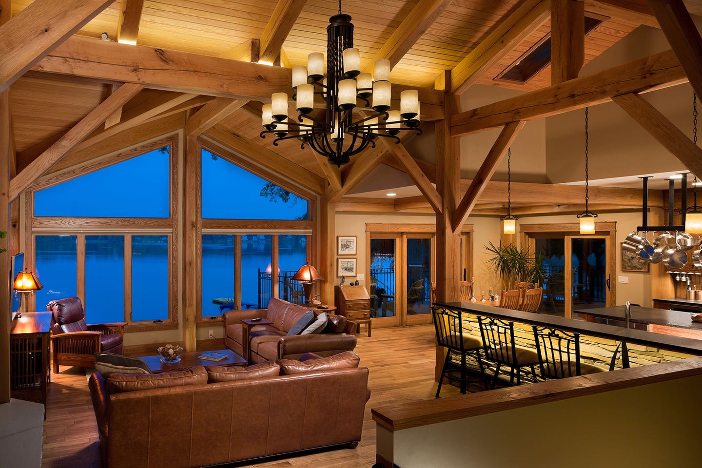 riverbend_timber_framing_greatroom_mi.jpg
