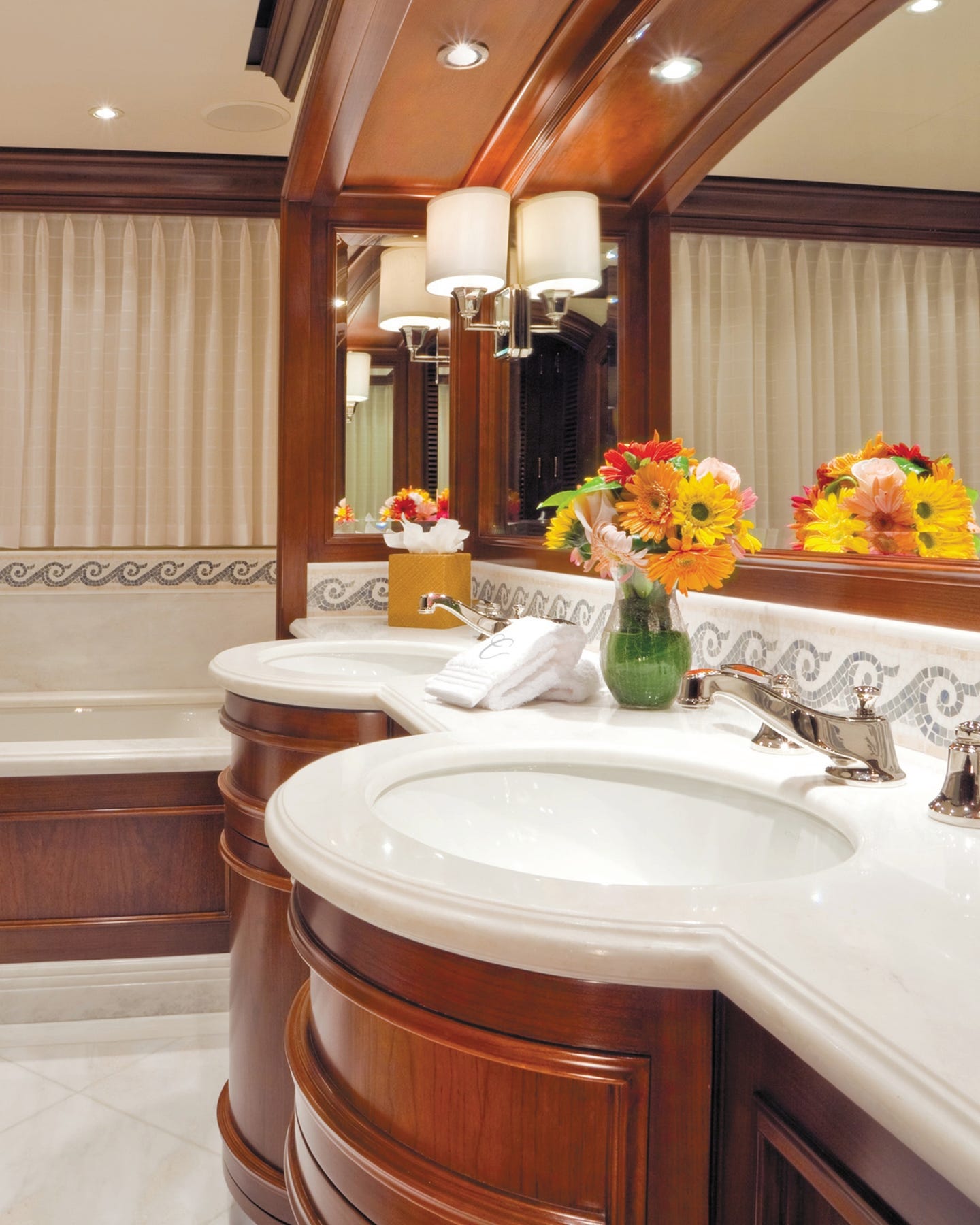 zepsa_yacht_guest_bath_1.jpg