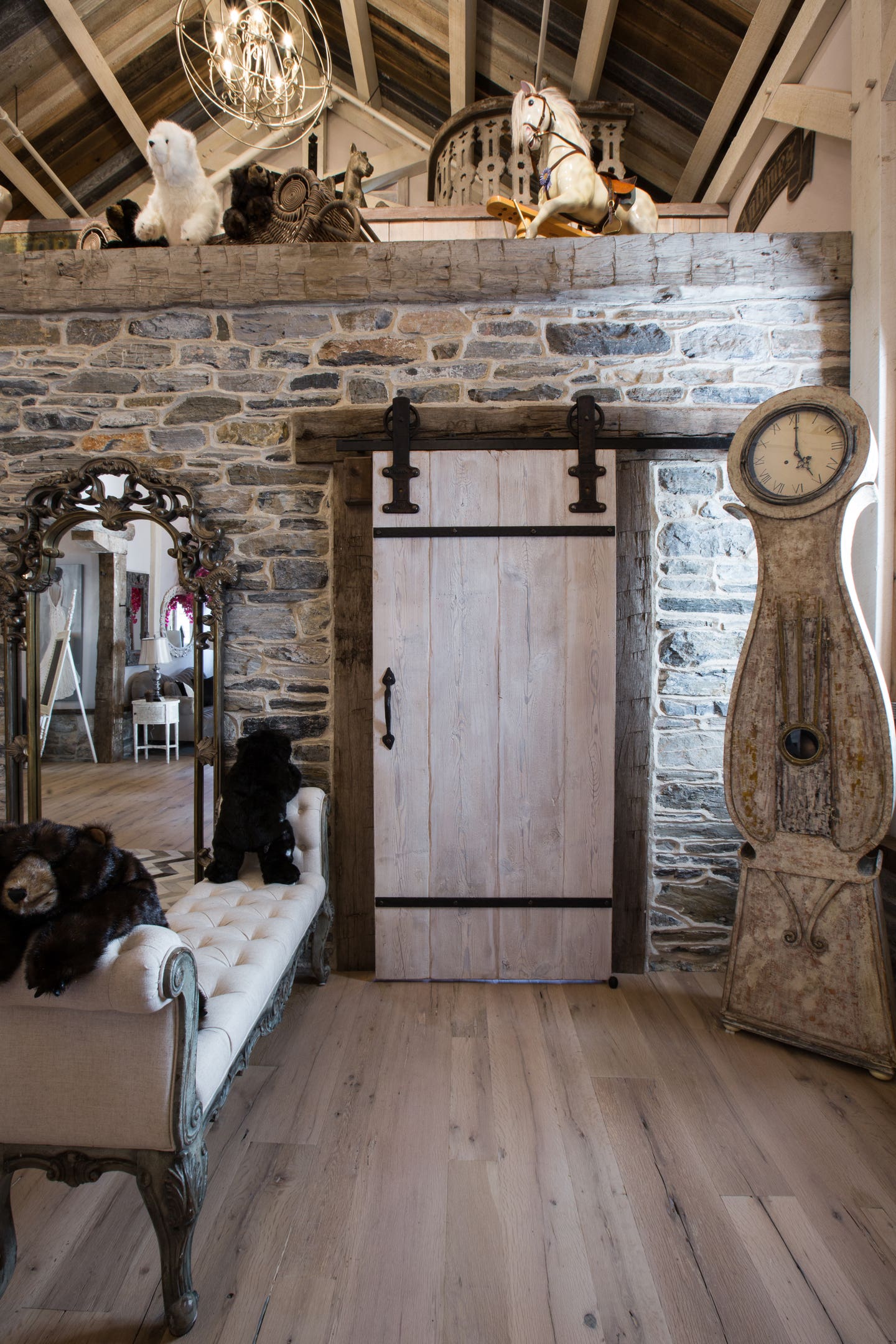 starbarn_147_milkhouse-custom-door.jpg