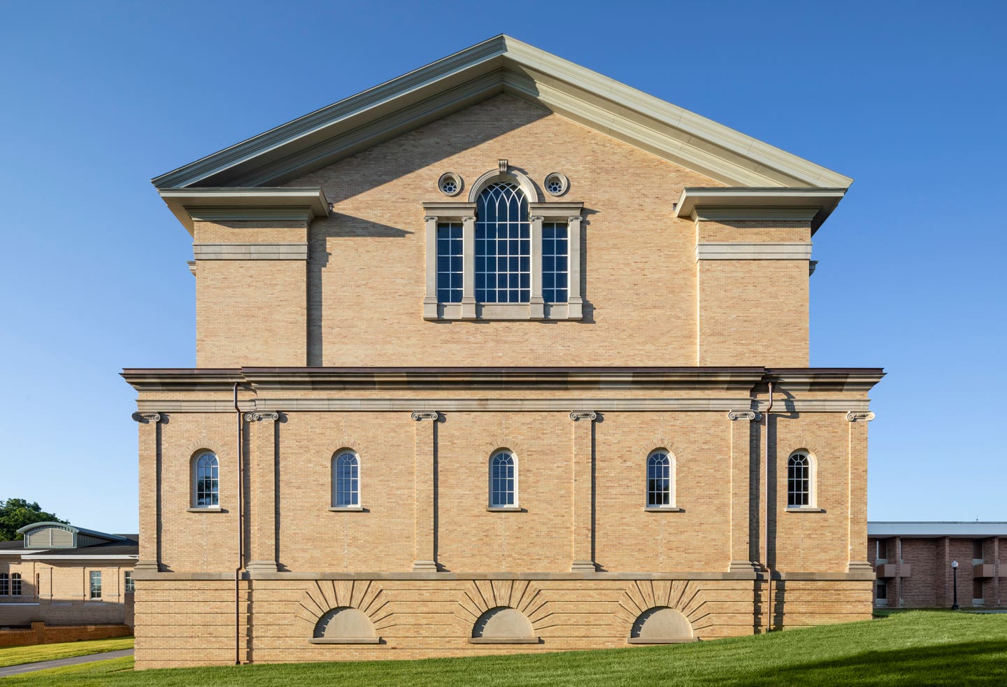 10-rear-facade.jpg