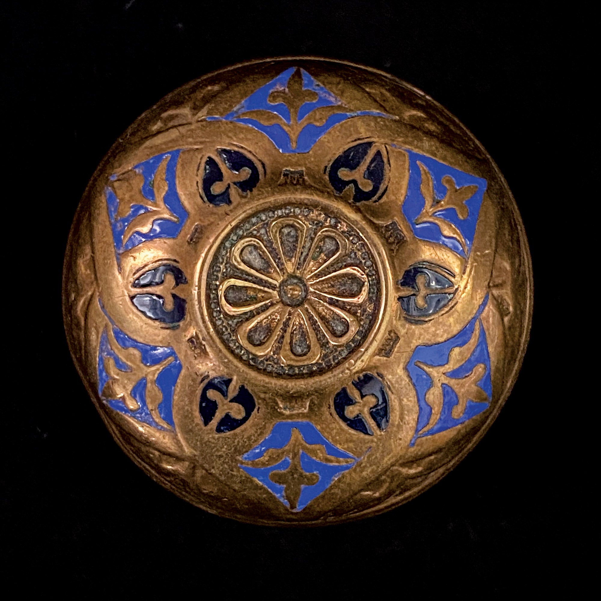 adca-g10100enamel-jamesimg_3908_credit-antique-doorknob-collectors-of-america.jpg