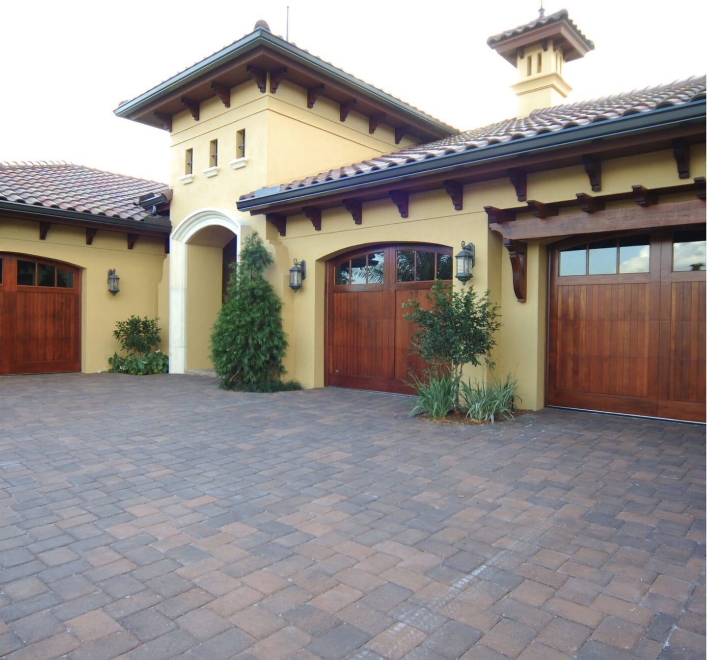 cambek-designer-doors-hurricane-rated-garage-doors.jpg