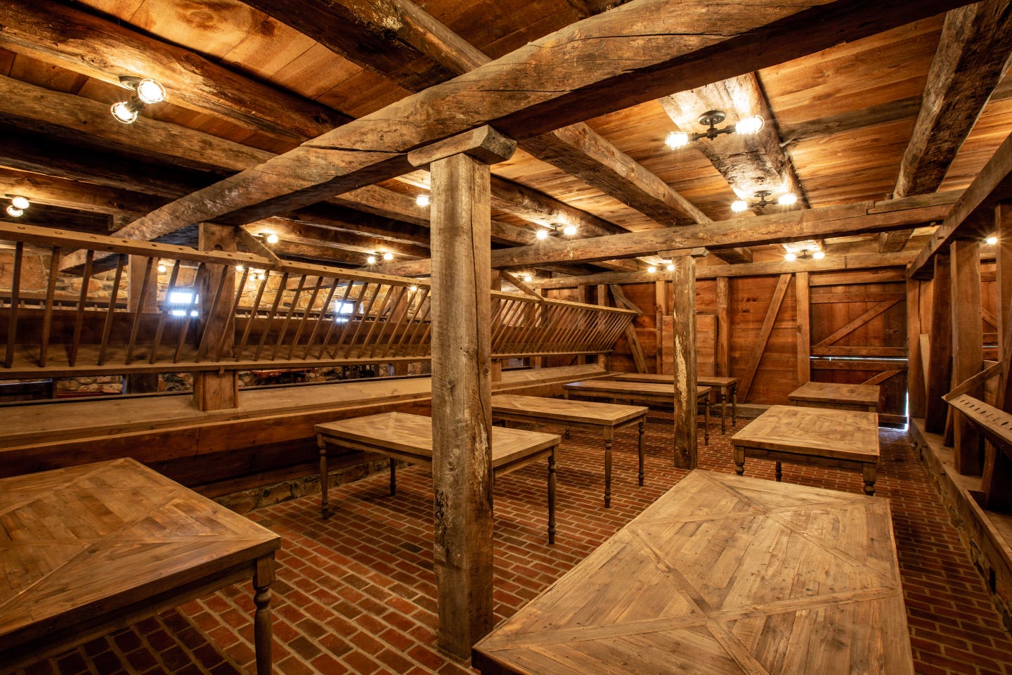 bd_starbmillersburg_113-vintage-wood-and-forged-iron.jpg