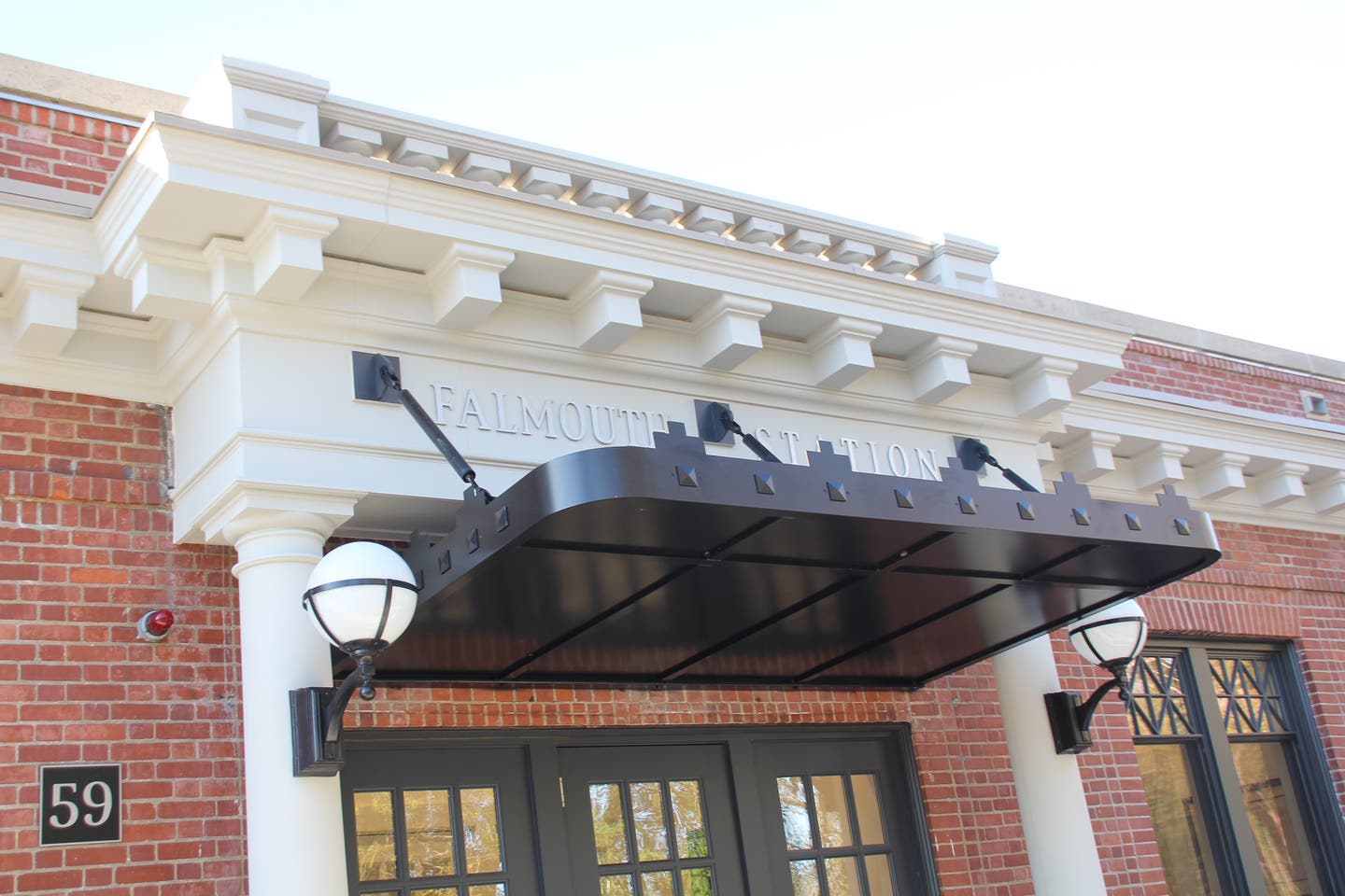 frp-cornice-brackets-royal-corinthian.jpg