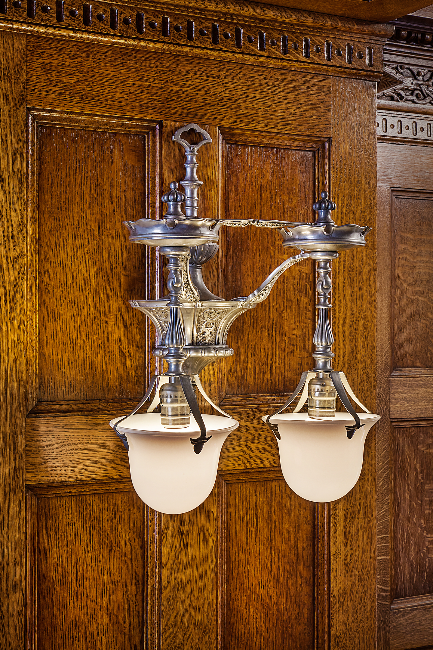 fair-lane-06-library-wall-sconce-reproduced.png