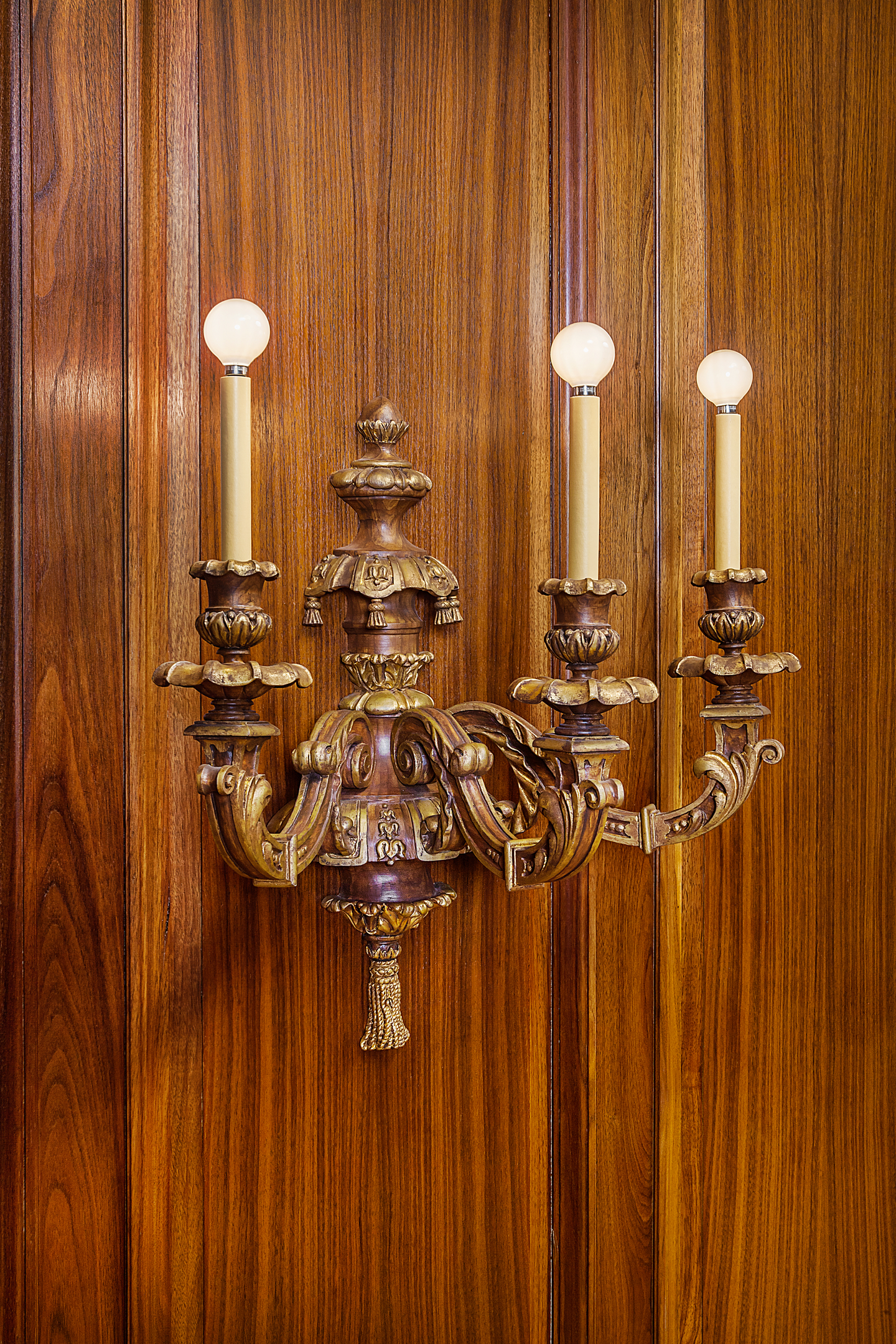 fair-lane-03-music-rm-sconce-reproduced.png