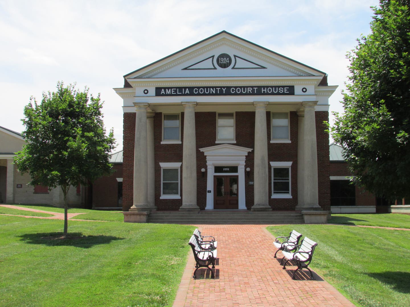 3-courthouse-1923-emilia-co-va.jpg