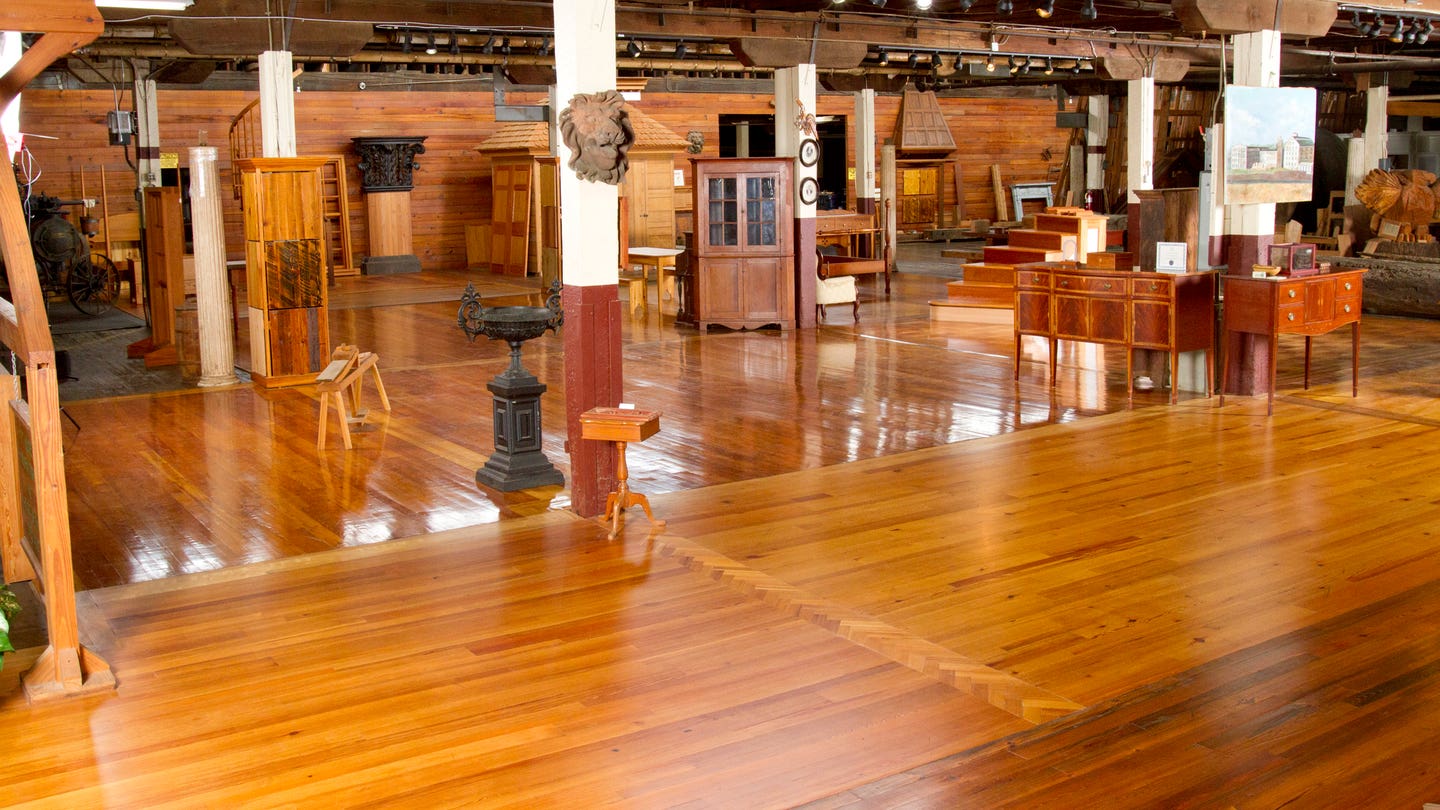 etmooreshowroom.jpg