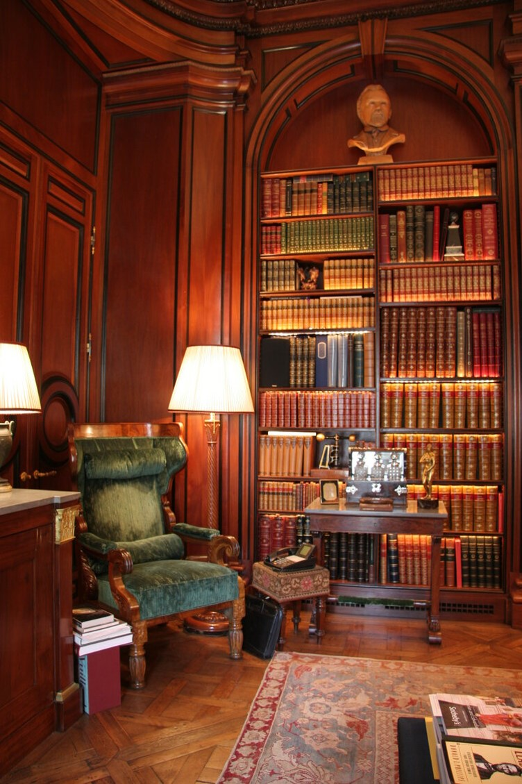 cj-howard-5-hays-residence---interior-library---daniel-lee-architect.png