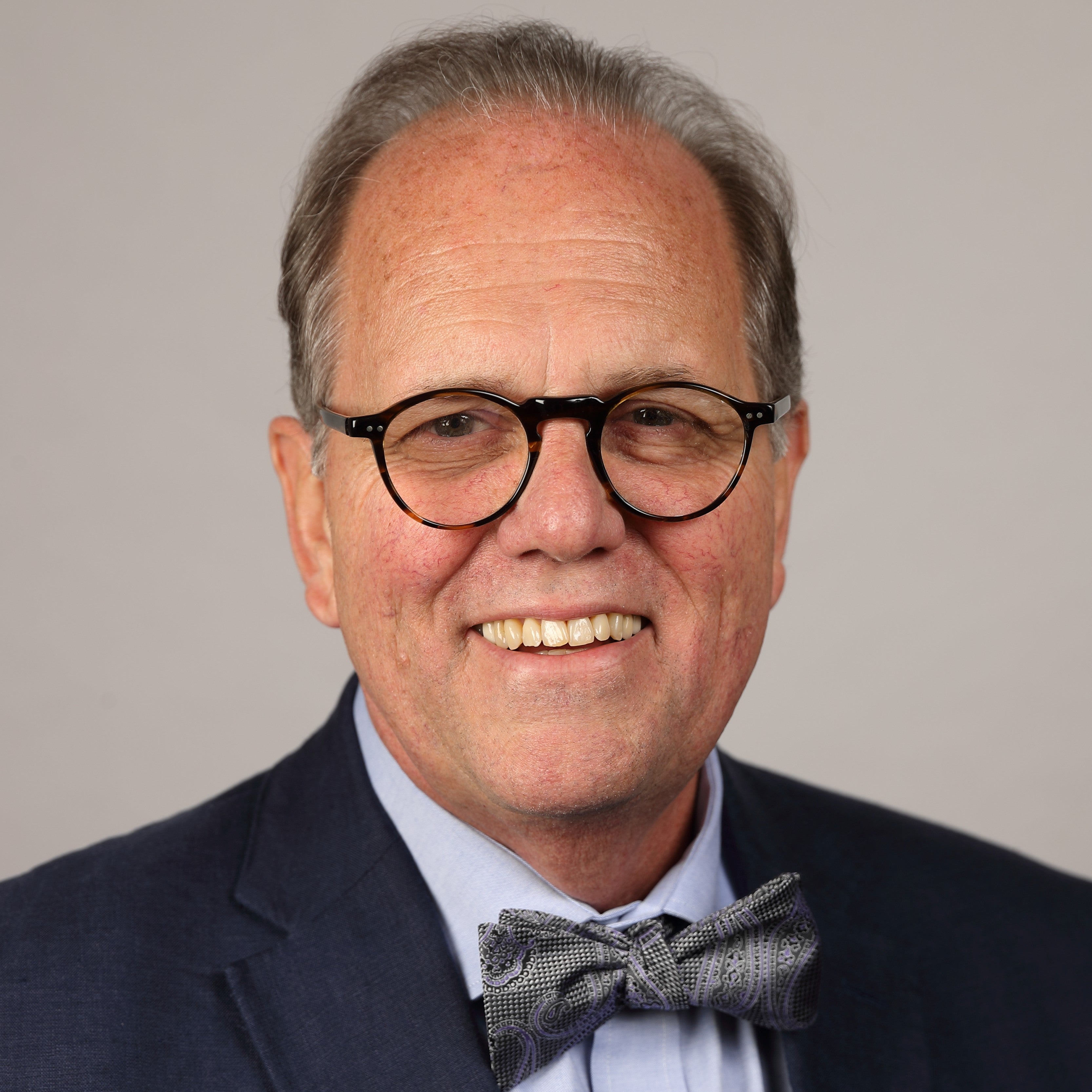 ethan-headshot-square-2019.jpg