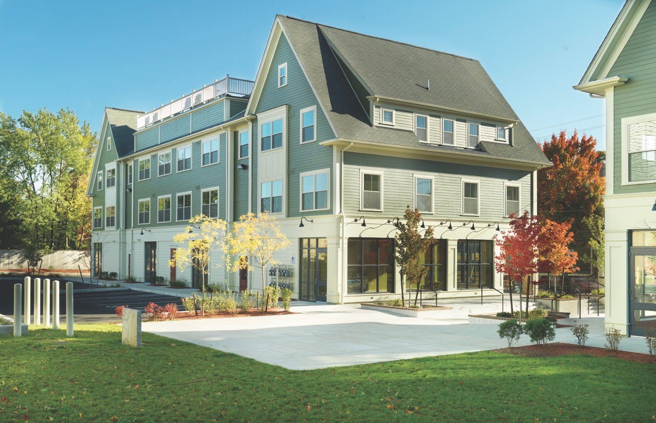 cs-rear-exterior-large.jpg
