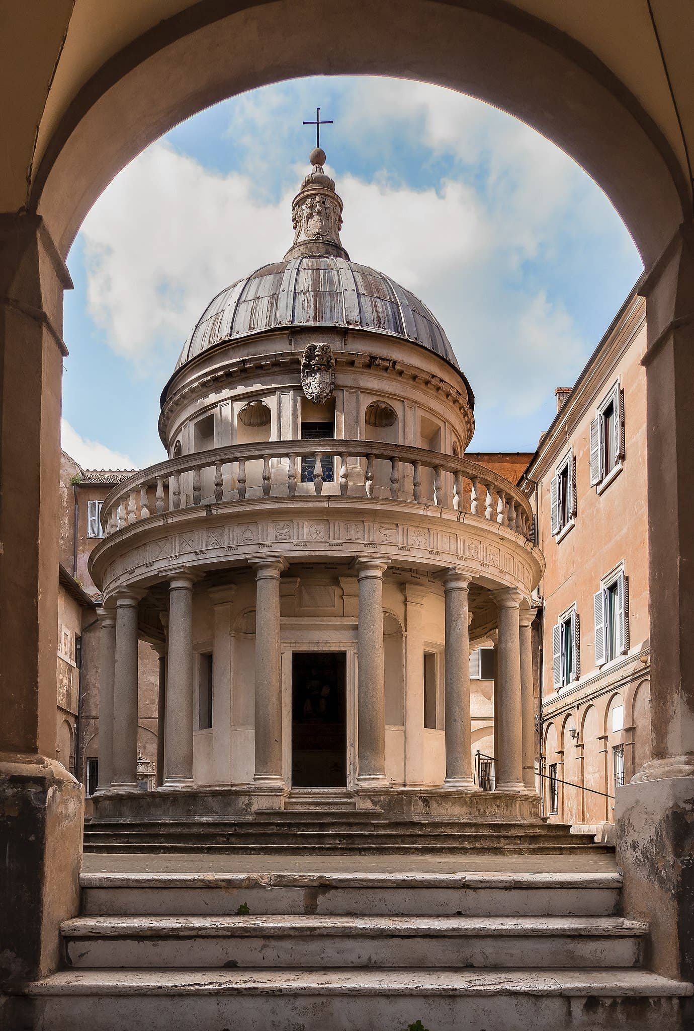 3-bramante-tempietto-di-san-pietro-rome-1502.jpg