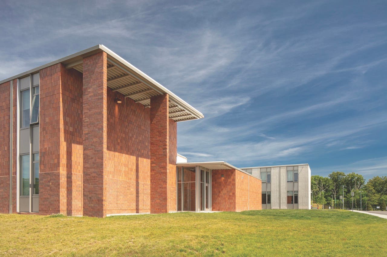 westport-middle-high-school_u8a7706-large.jpg