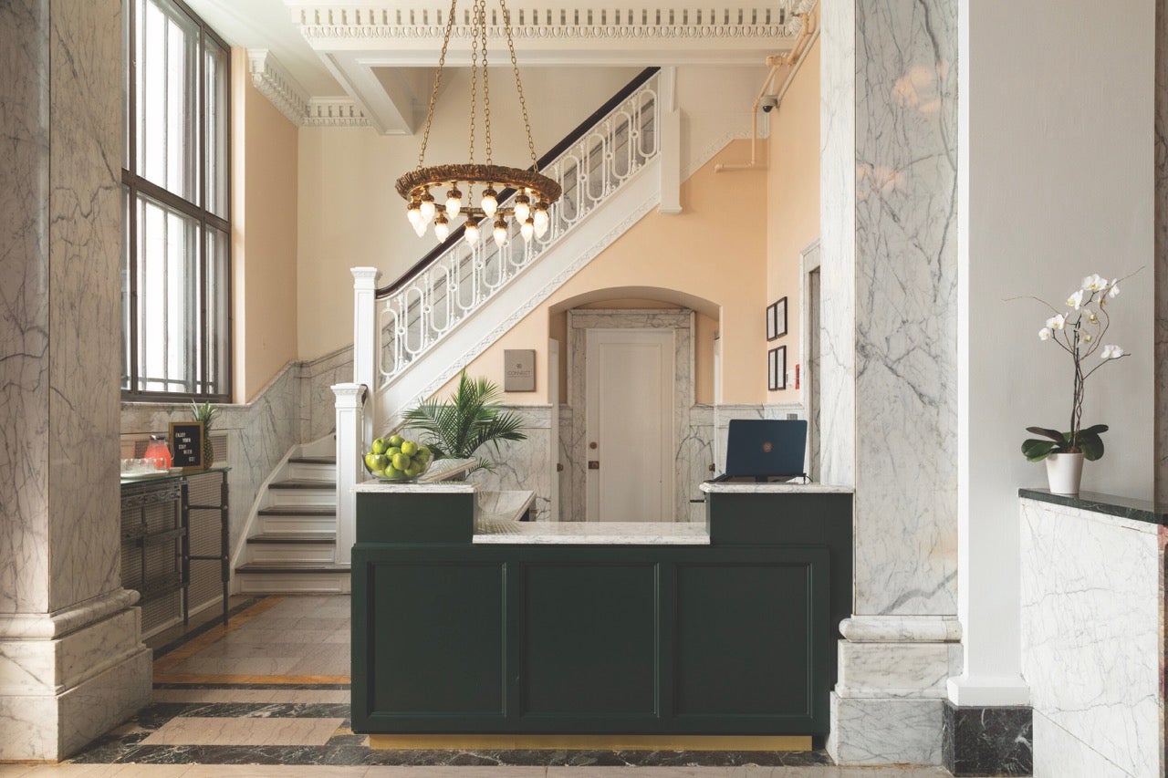rsz_1liberty-trust-22-lobby-e-1-large.jpg