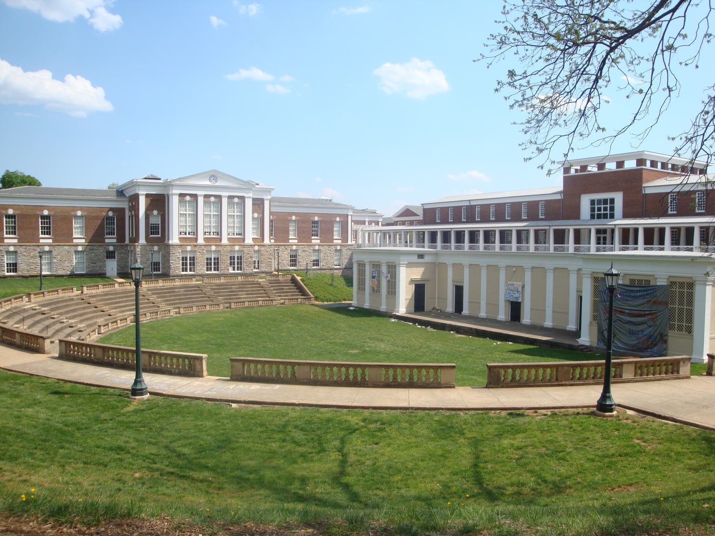 5-mcintire-amphitheater-before-michael-graves-and-standford-white-on-left.jpg